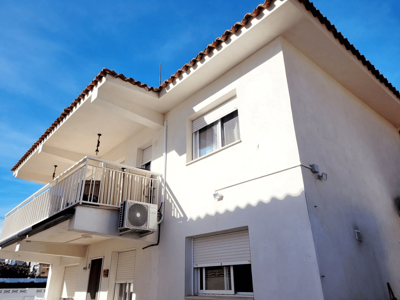 Excelente vivienda independiente a la venta en Zona Helipoli
