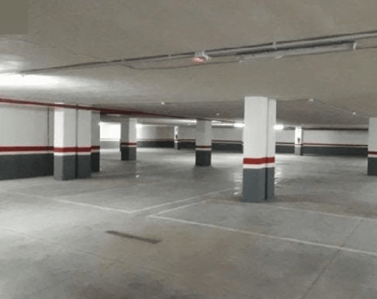 plaza de garaje en Edifio Work CEnter