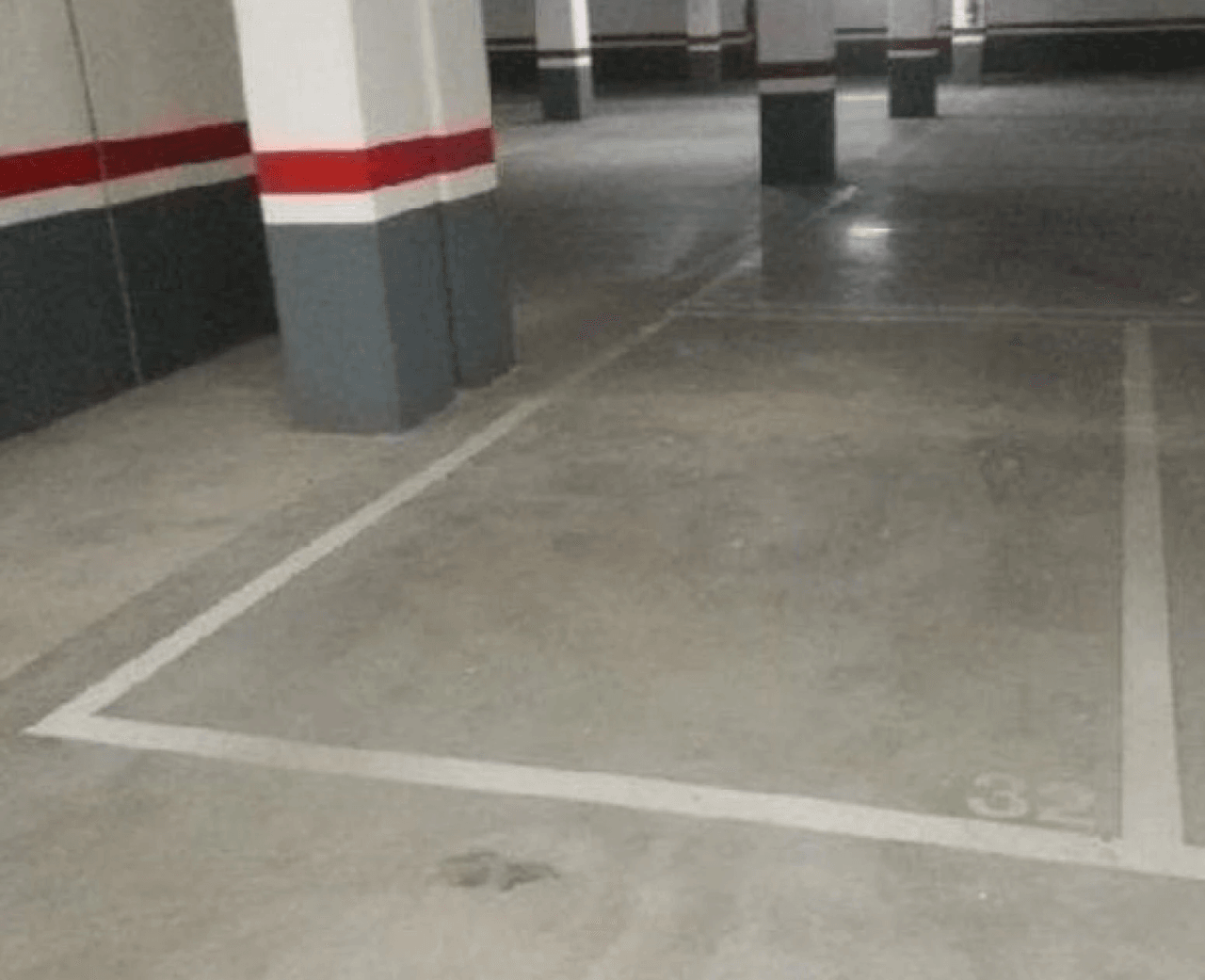 plaza de garaje en Edifio Work CEnter