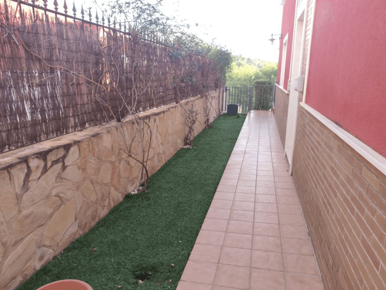 Exclusiva Villa independiente en alquier en parcela de 400 m