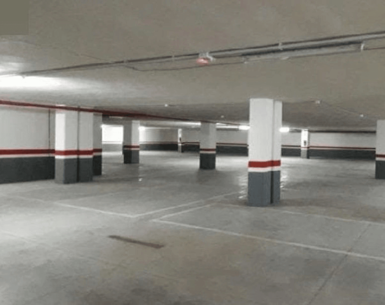plaza de garaje en Edifio Work CEnter