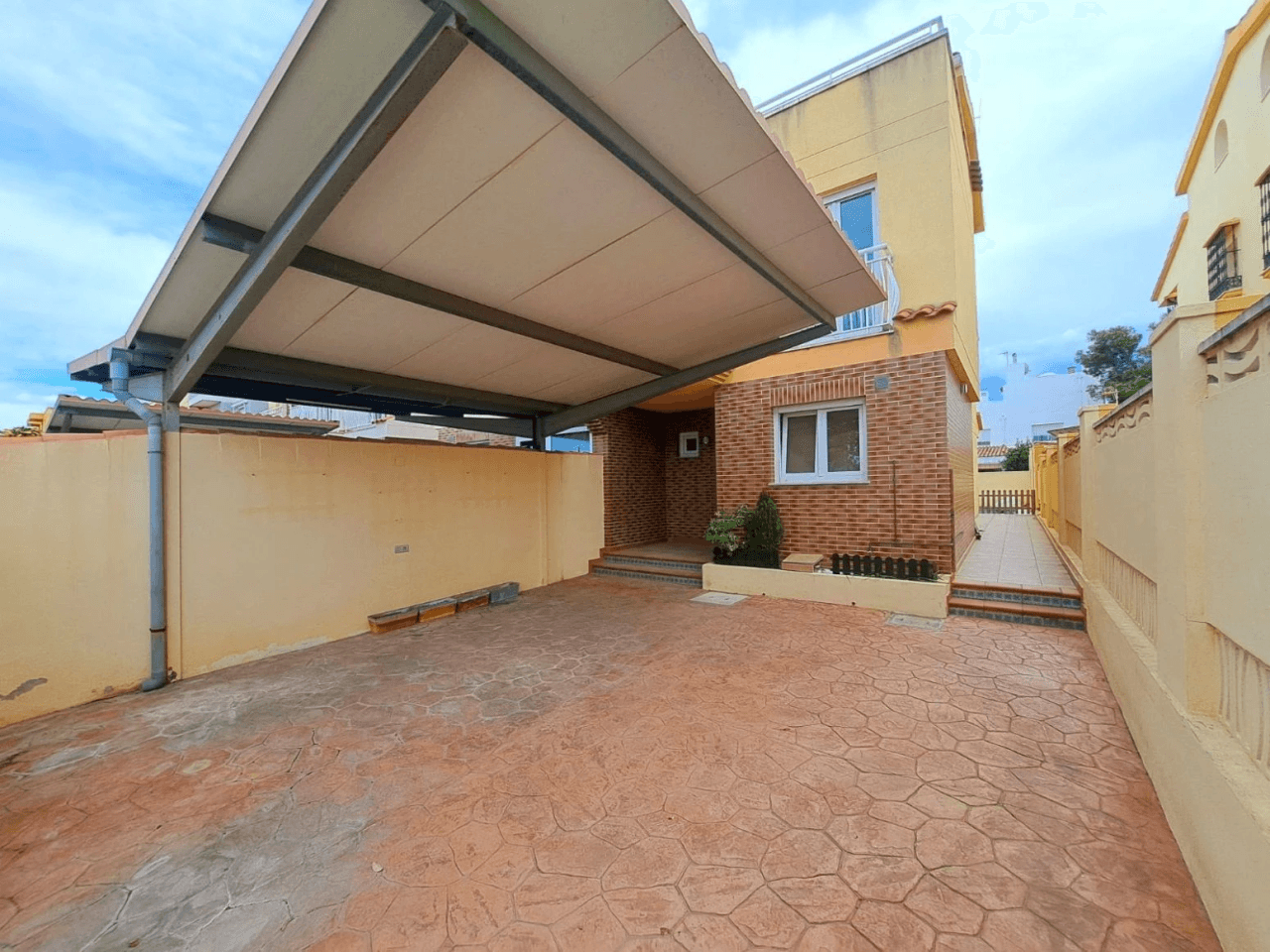 Chalet adosado a la venta cerda de Club Golf 4 dormitorios