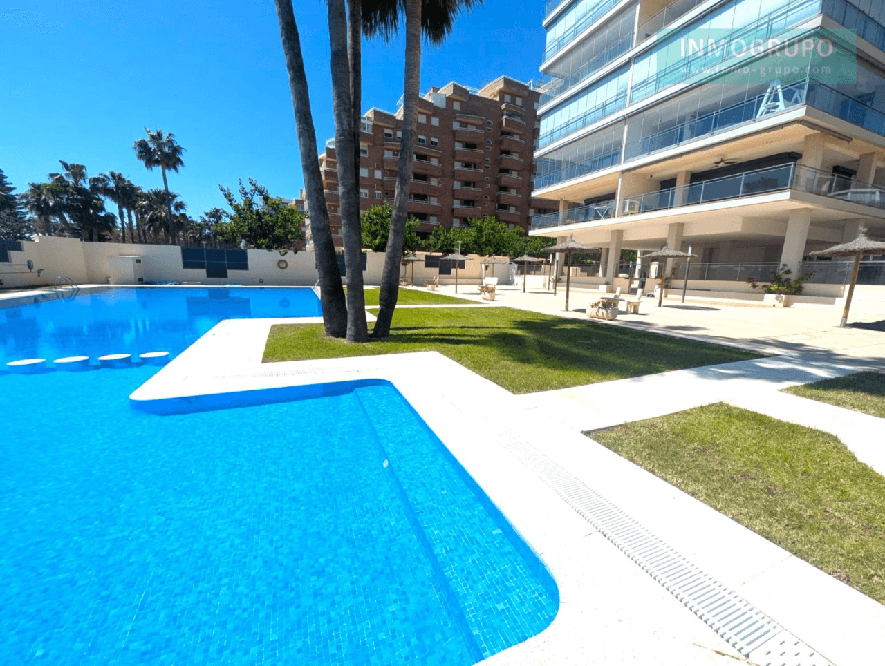 Apartamento en Primera Línea con Gran Terraza