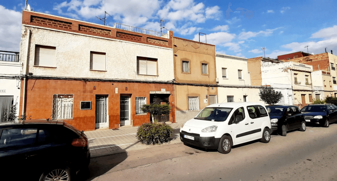 Casa en Boqueras, con dos terrazas y garaje.