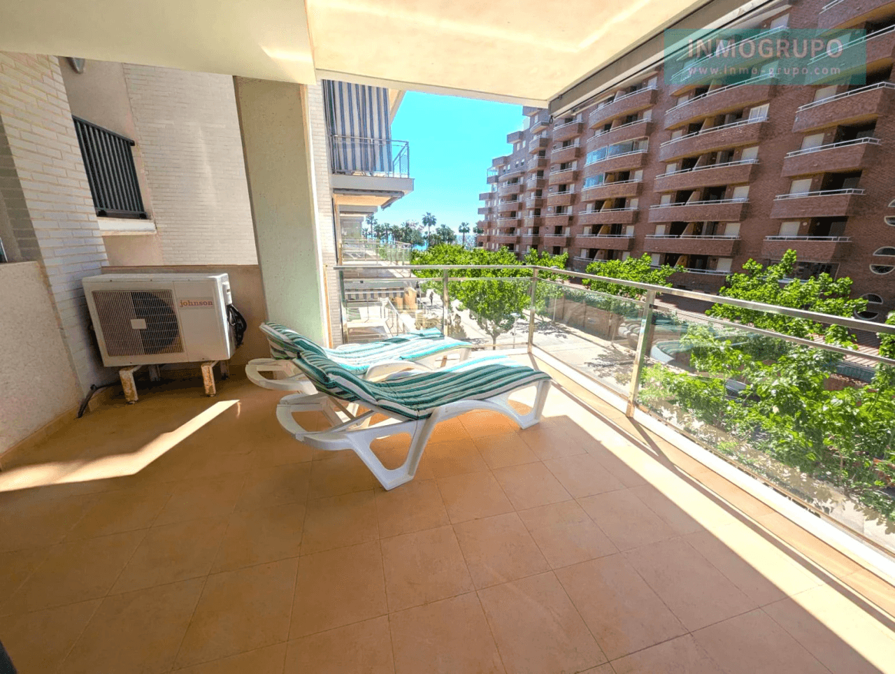 Apartamento en Primera Línea con Gran Terraza