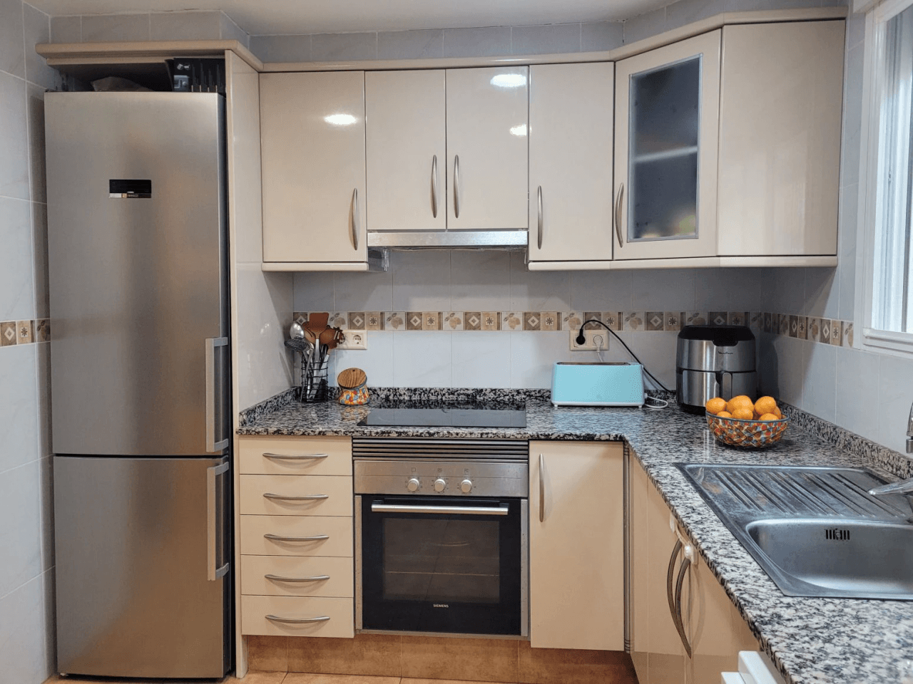 Excelente vivienda independiente a la venta en Zona Helipoli