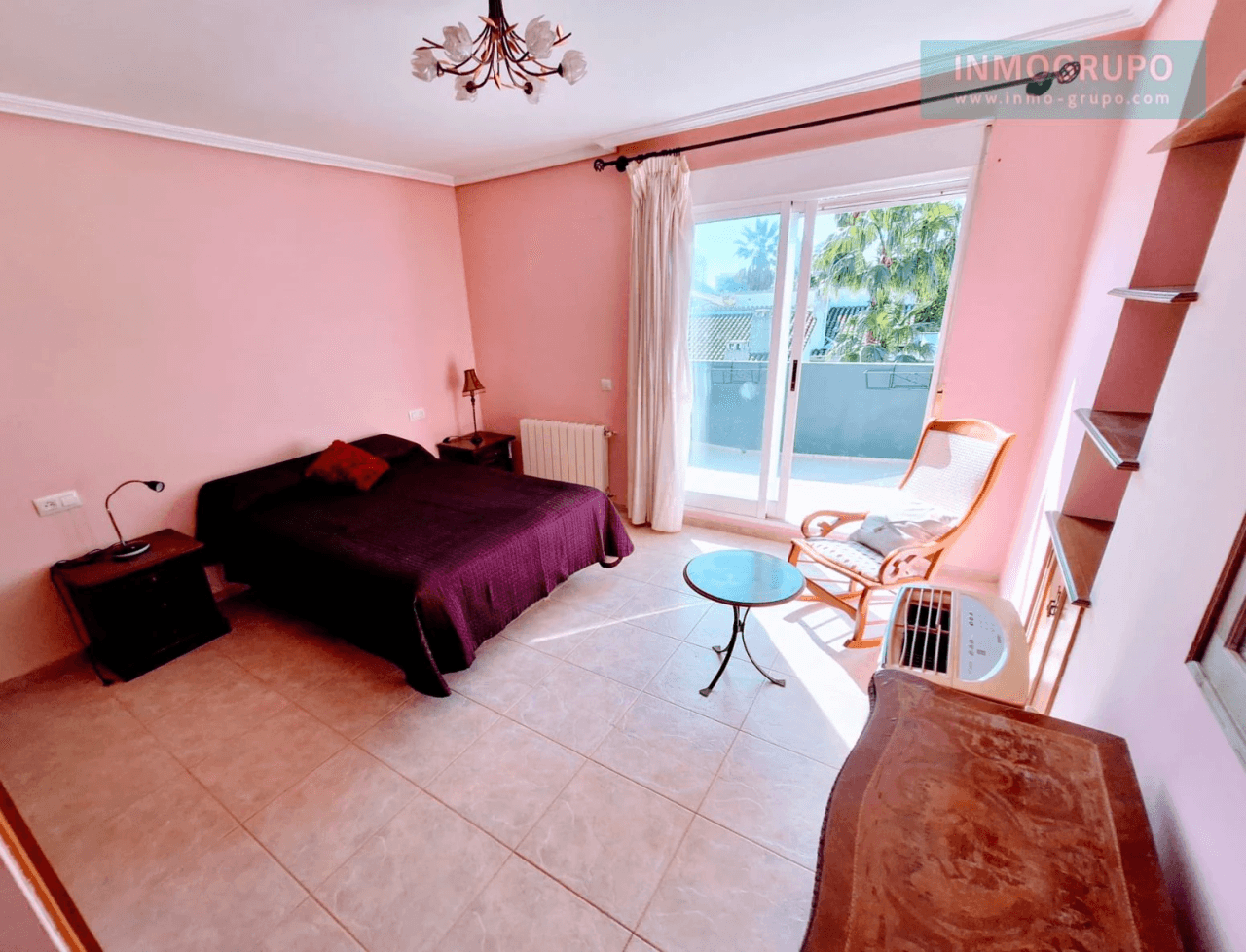 Villa individual con piscina a la Venta en Calle Sigalero, c