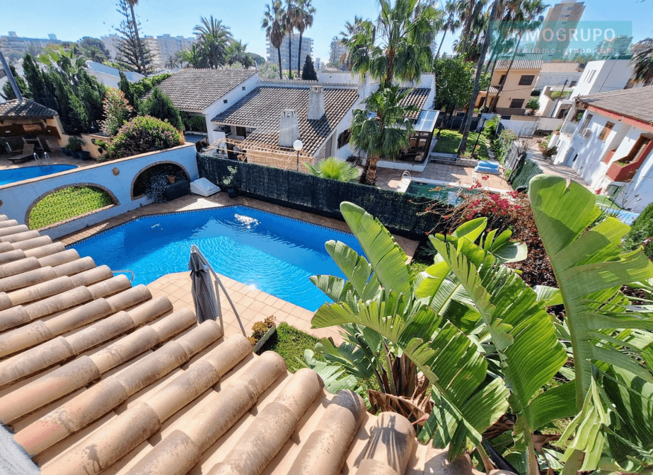 Villa individual con piscina a la Venta en Calle Sigalero, c