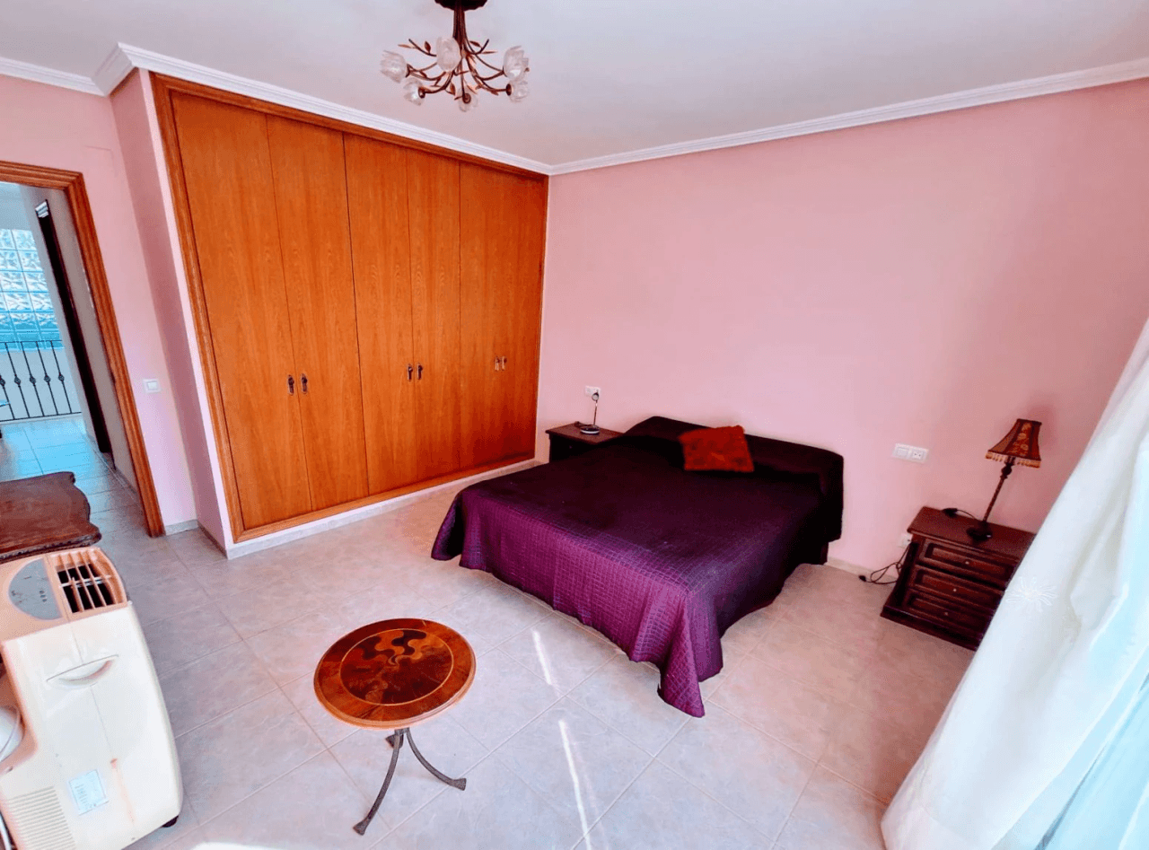 Villa individual con piscina a la Venta en Calle Sigalero, c