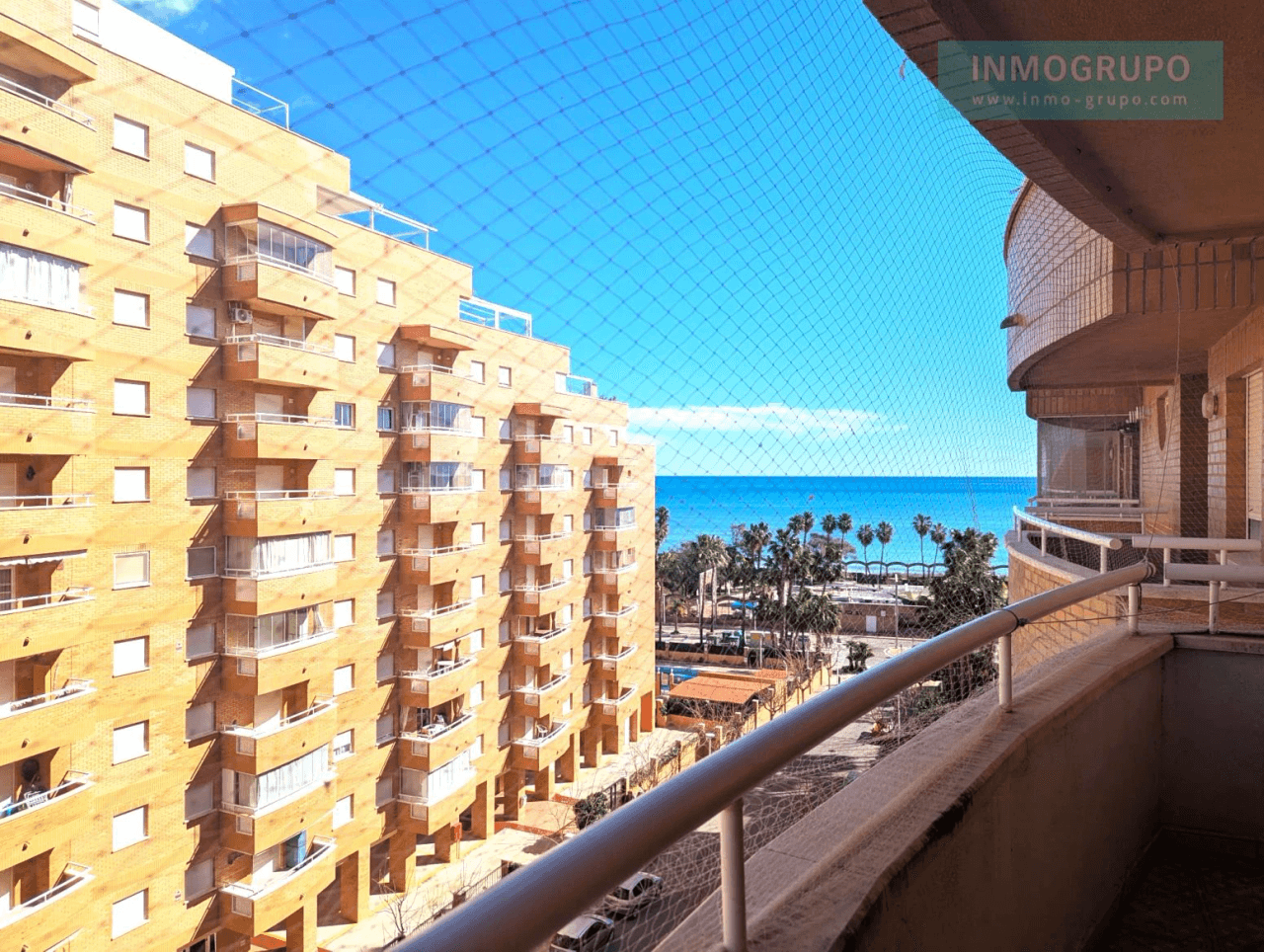 APARTAMENTO EN PRIMERA LINEA DE PLAYA