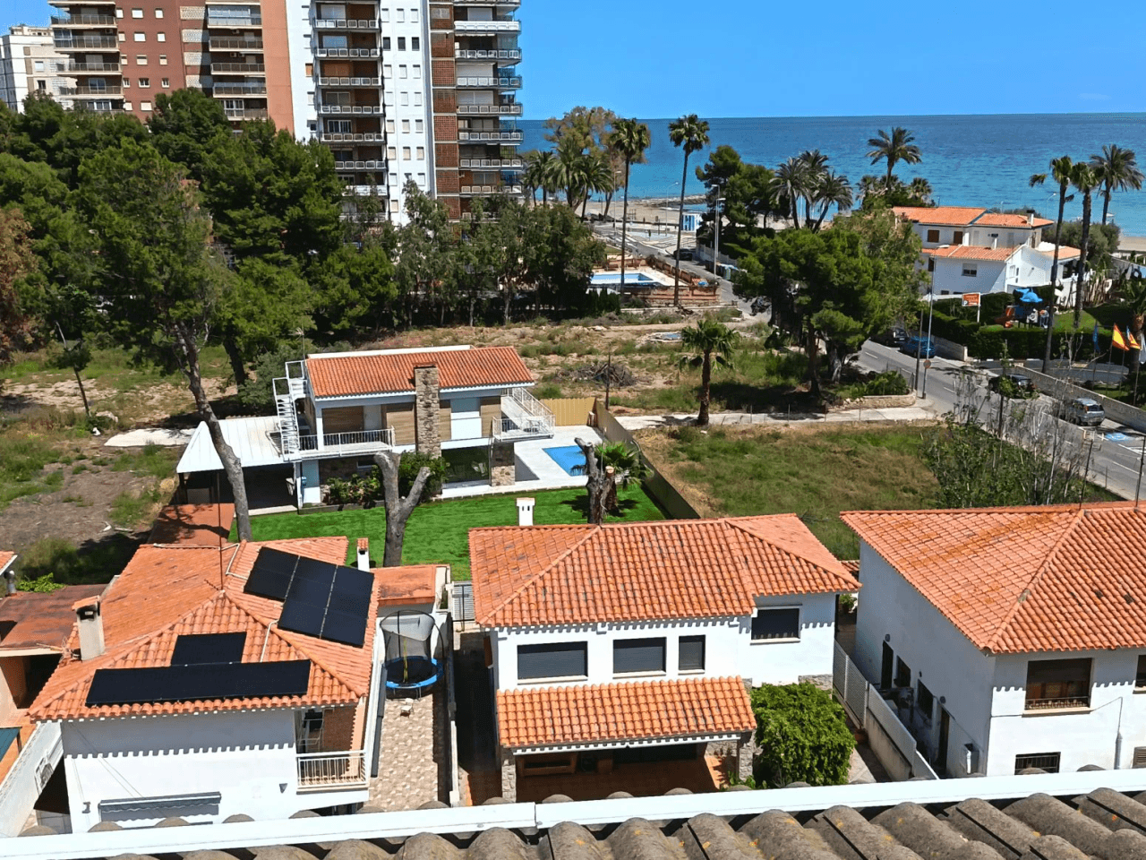 Excelente vivienda independiente a la venta en Zona Helipoli