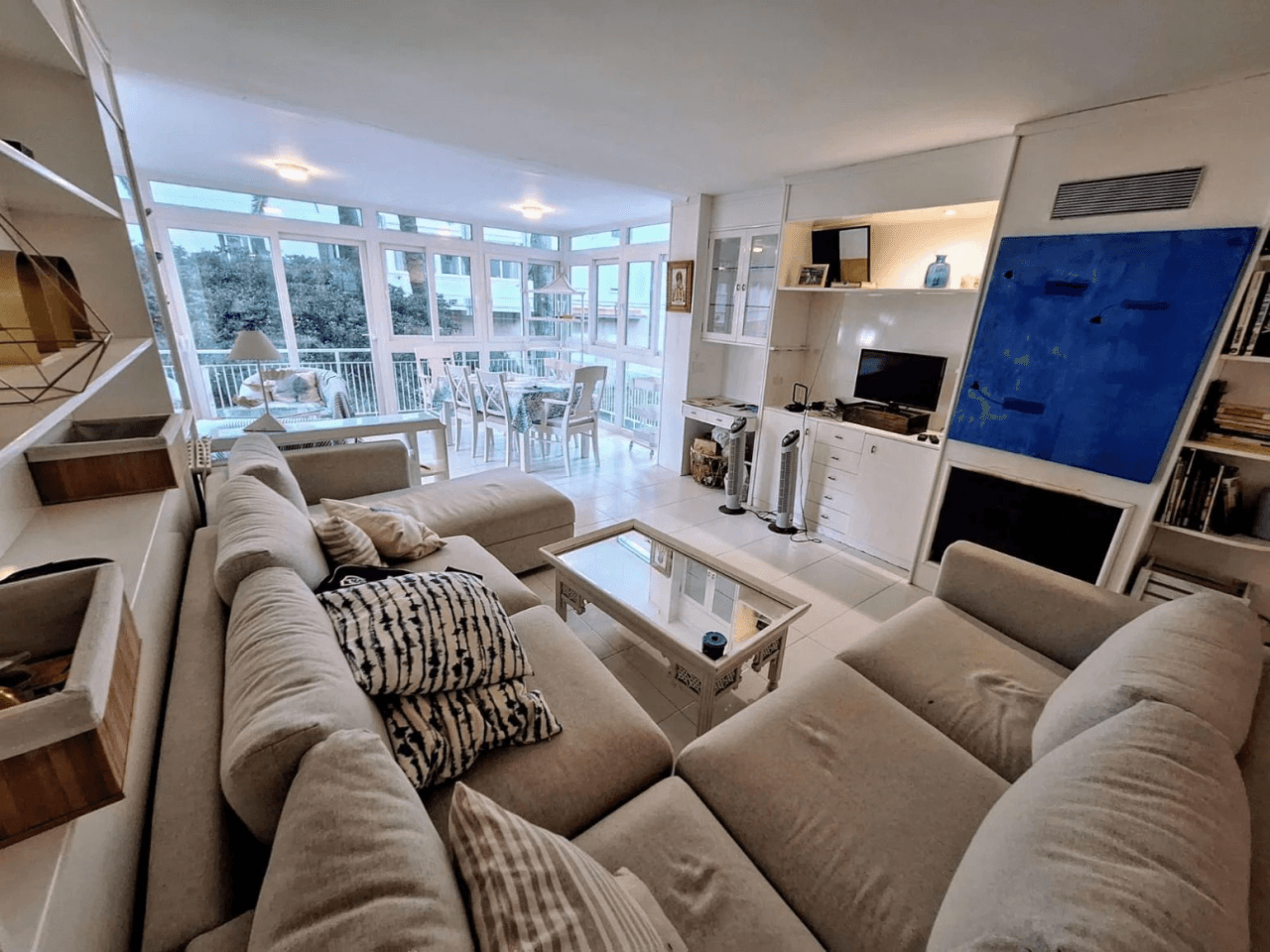 Apartamento primera linea de la playa zona voramar.