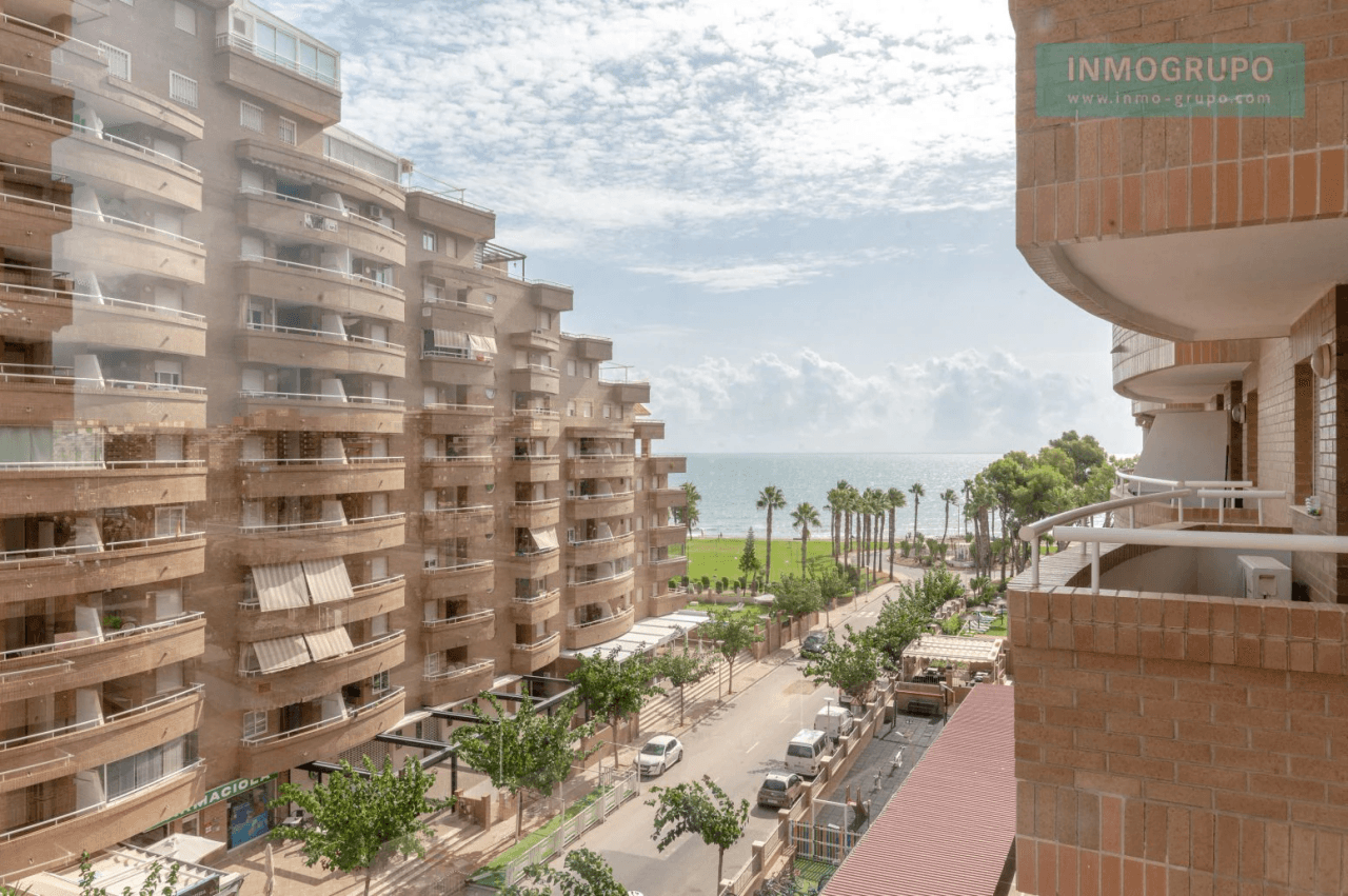 Apartamento con vistas al mar en Magic World – Edificio Ac