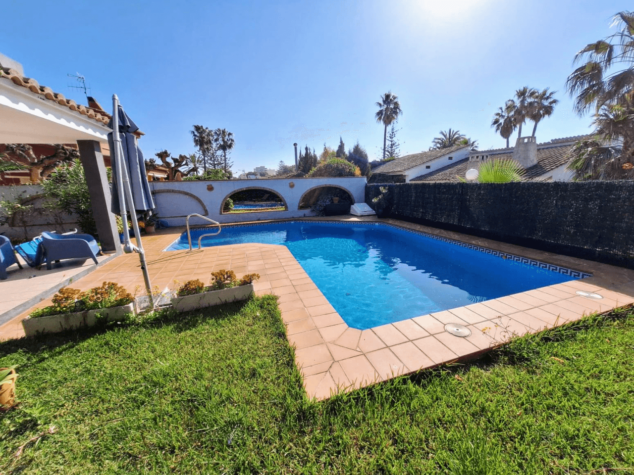 VILLA INDIVIDUAL CON PISCINA EN C/ SIGALERO