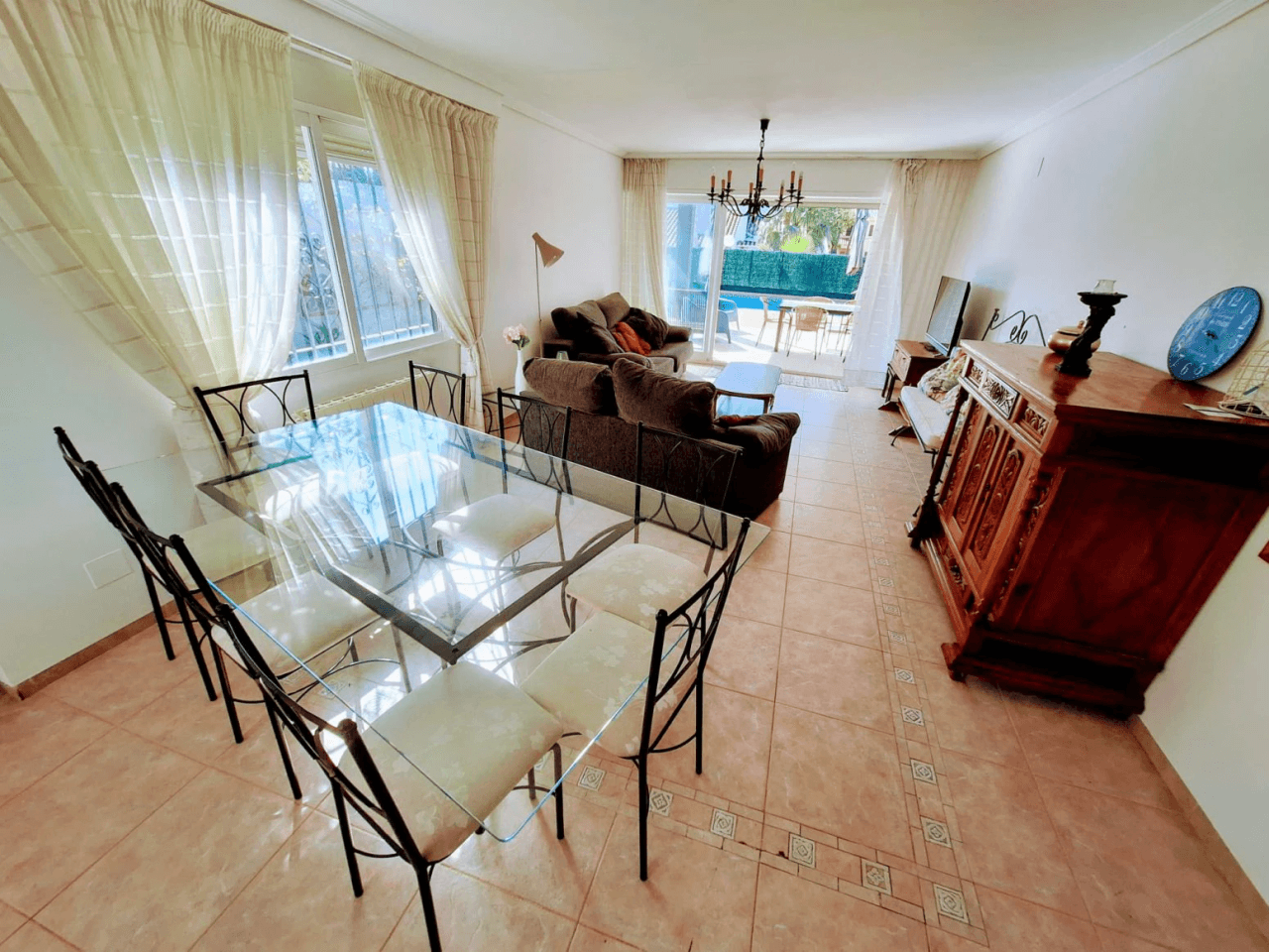 VILLA INDIVIDUAL CON PISCINA EN C/ SIGALERO