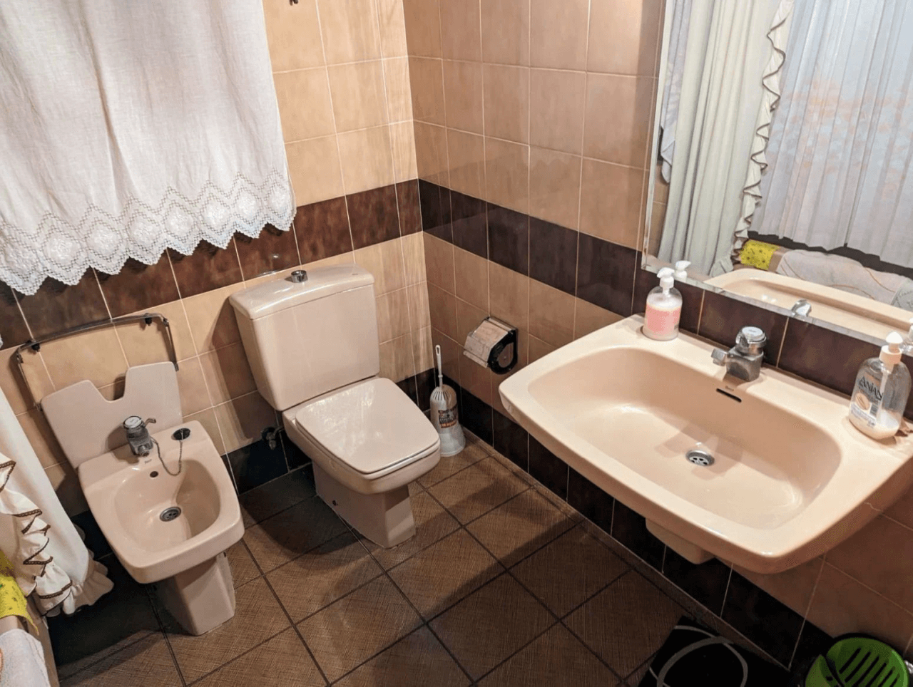 Villa individual con piscina en Zona Gran Avenida