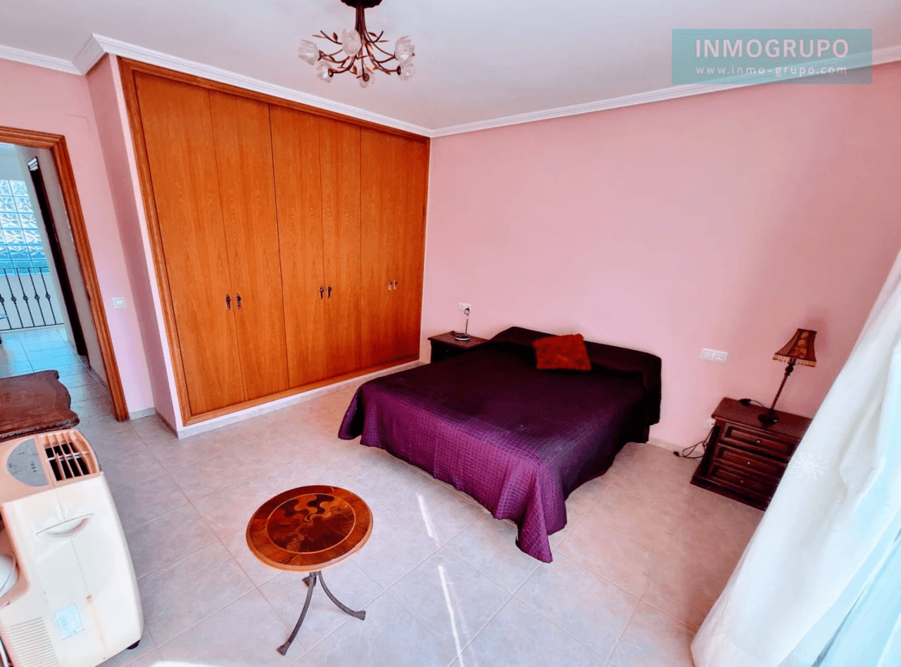 VILLA INDIVIDUAL CON PISCINA EN C/ SIGALERO