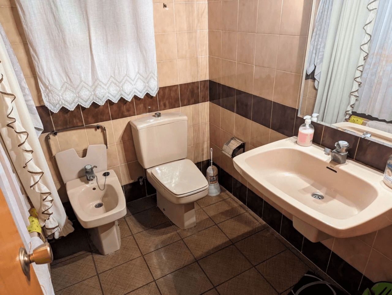 VILLA INDIVIDUAL CON PISCINA EN GRAN AVENIDA