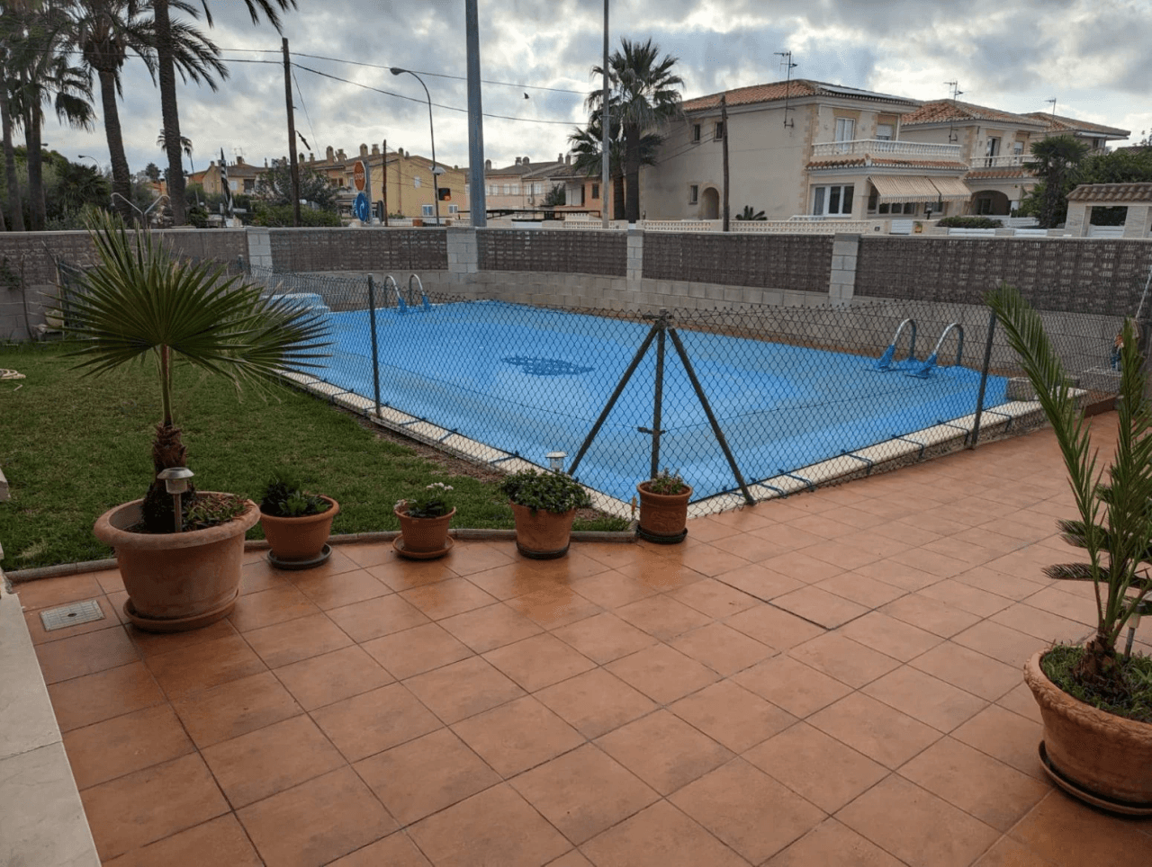 VILLA INDIVIDUAL CON PISCINA EN GRAN AVENIDA