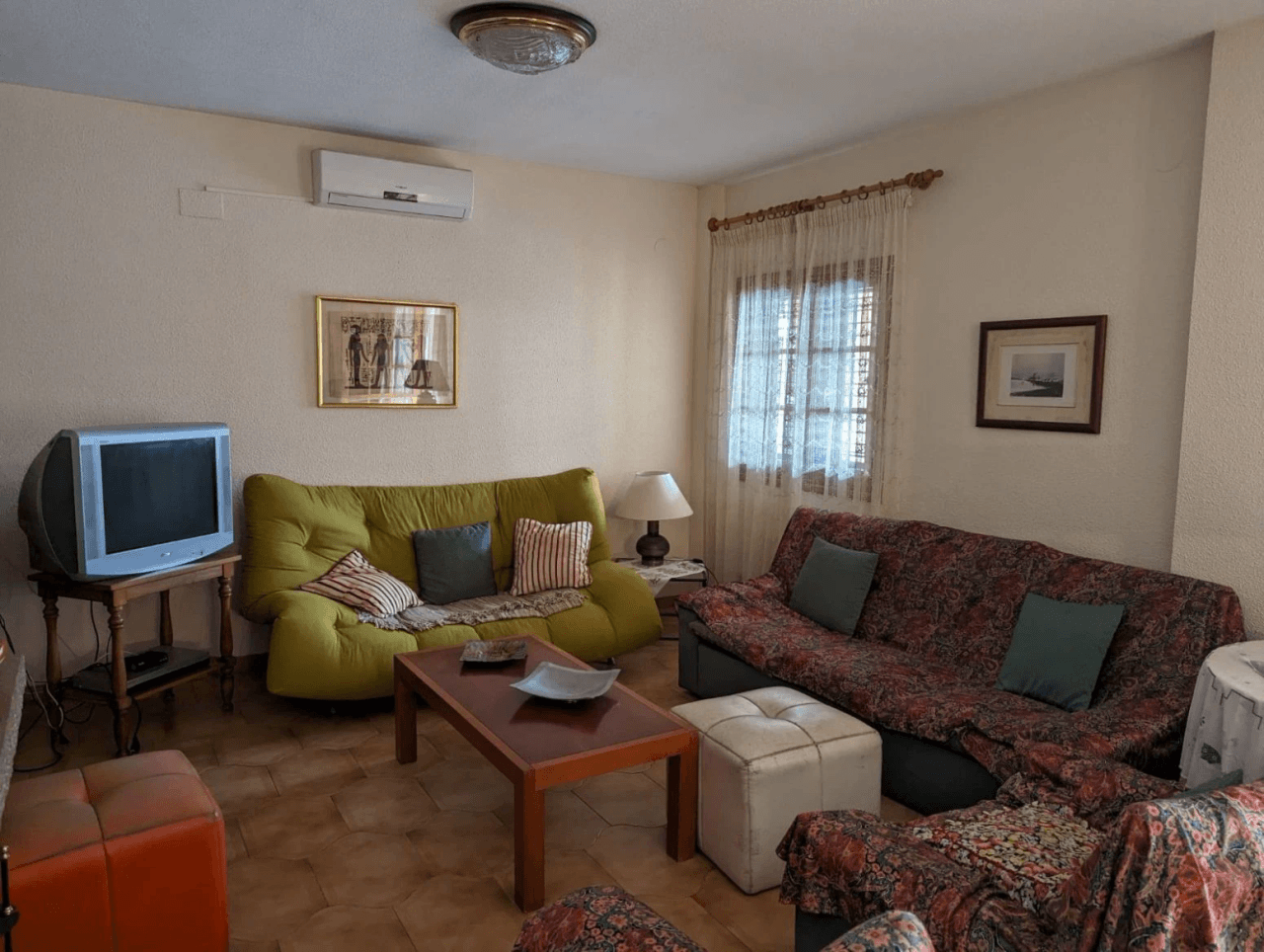 VILLA INDIVIDUAL CON PISCINA EN GRAN AVENIDA